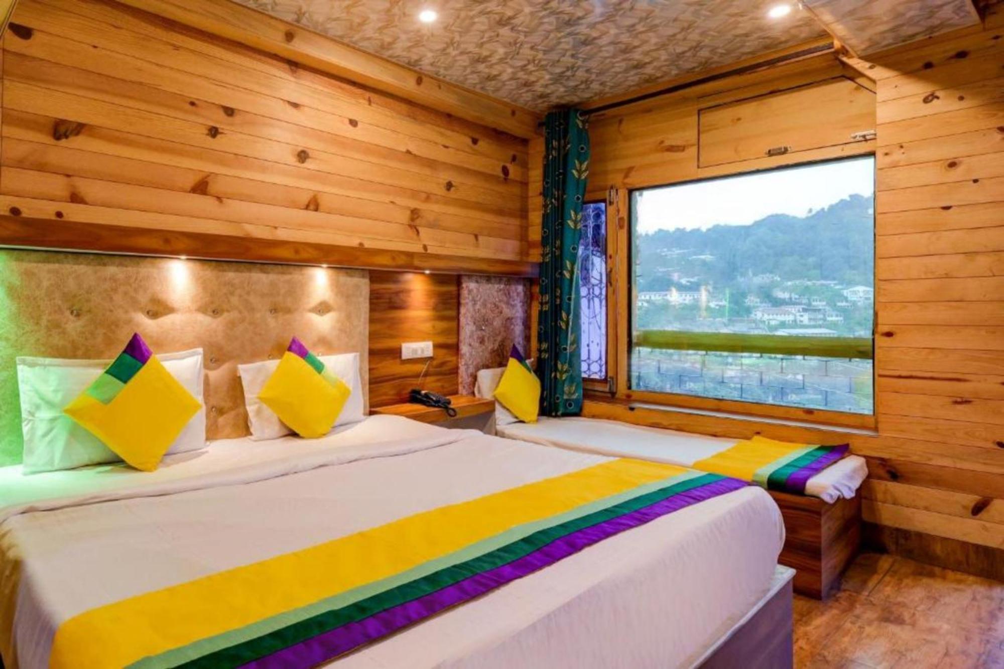 Hotel Vinayak Nainital Near Mall Road Lake View Room Exteriör bild