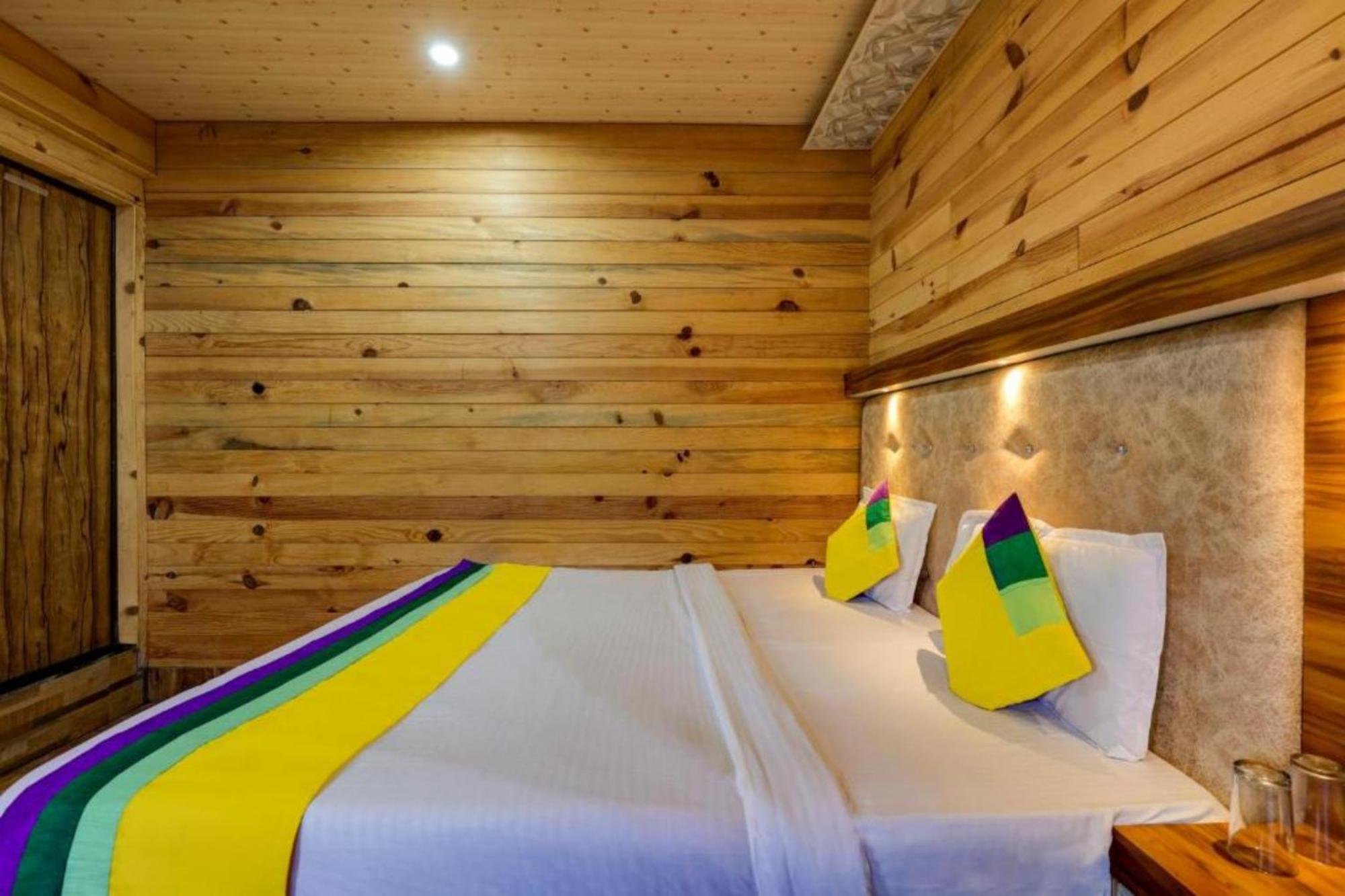 Hotel Vinayak Nainital Near Mall Road Lake View Room Exteriör bild